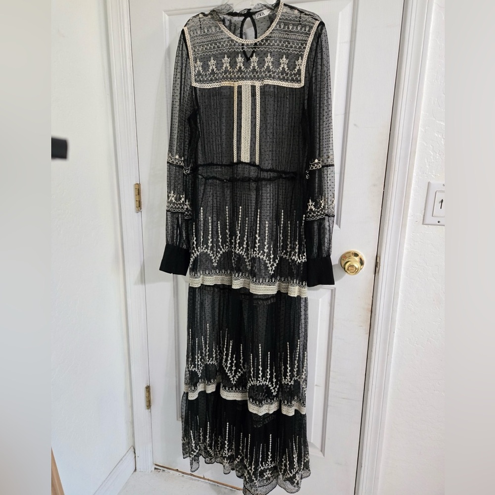 Zara Black and Cream Long Sleeve Dress